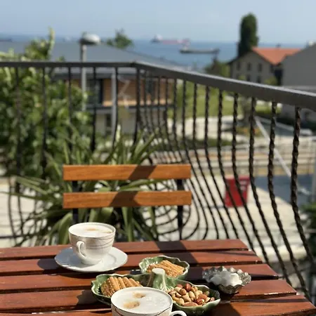 Queen Seagull Boutique