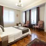 Queen Seagull Boutique 4*