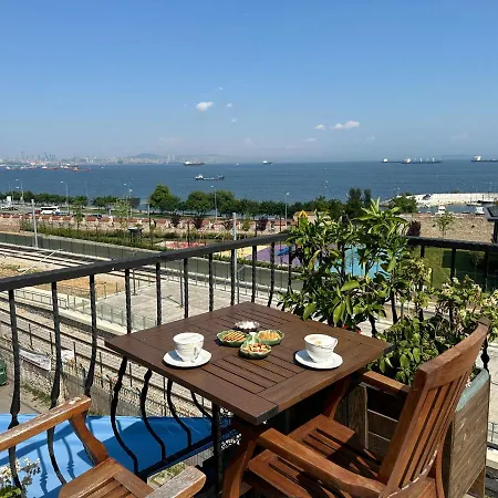 Queen Seagull Boutique Bed & Breakfast 4*