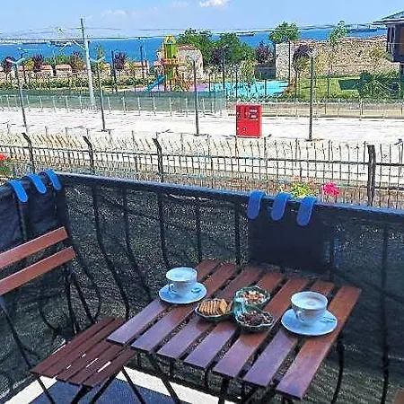 Queen Seagull Boutique Couette-café 4*