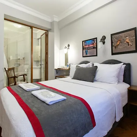 Queen Seagull Boutique