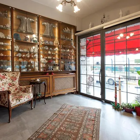 Queen Seagull Boutique Bed & Breakfast 4*