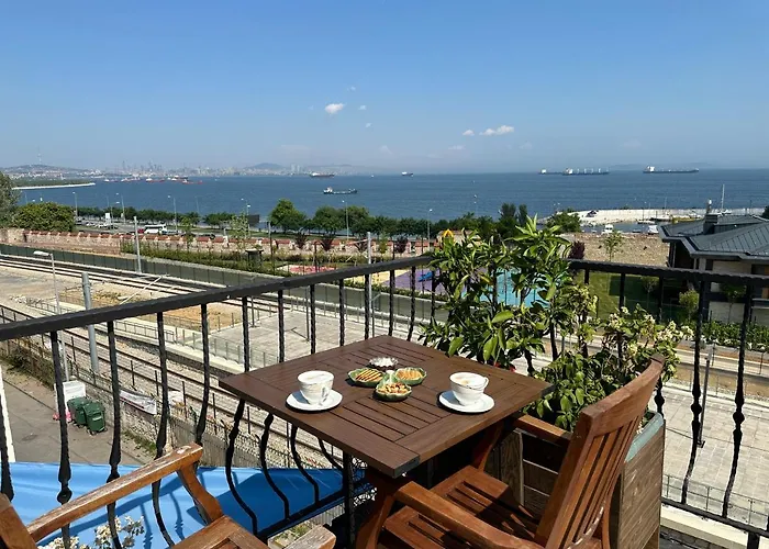 Queen Seagull Boutique Bed & Breakfast 4*